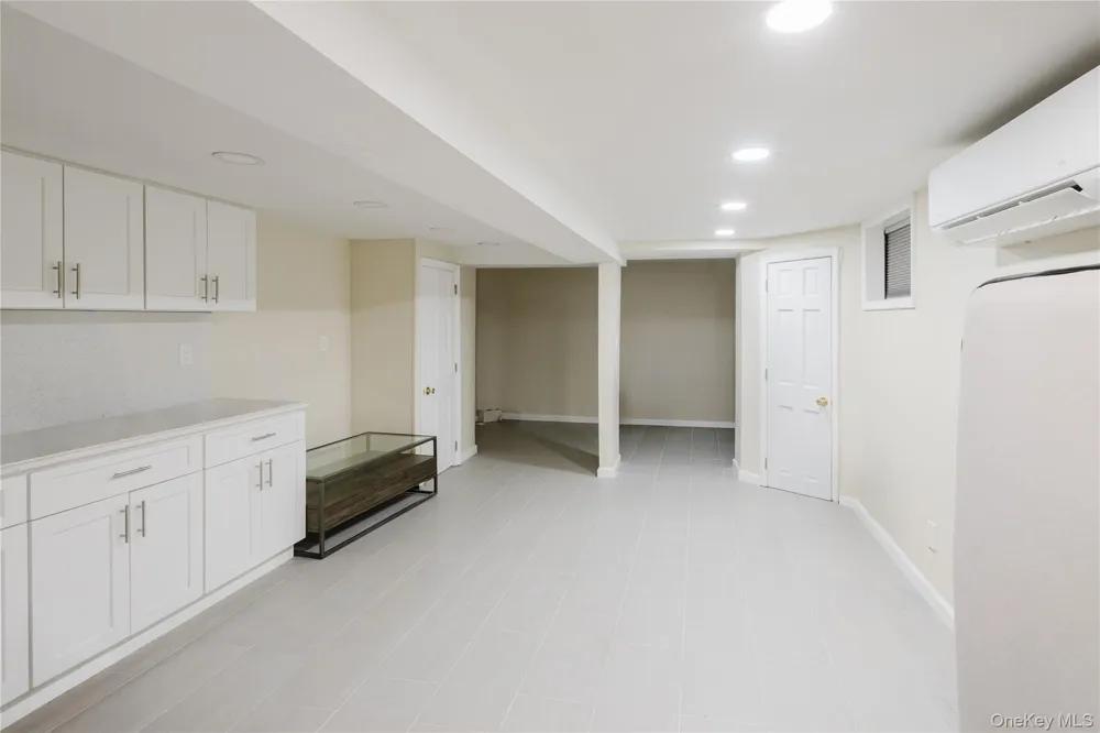 90-62 202nd Street Hollis, NY 11423