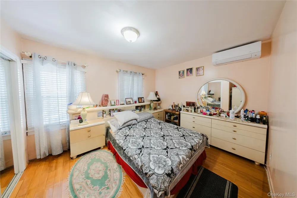 90-62 202nd Street Hollis, NY 11423
