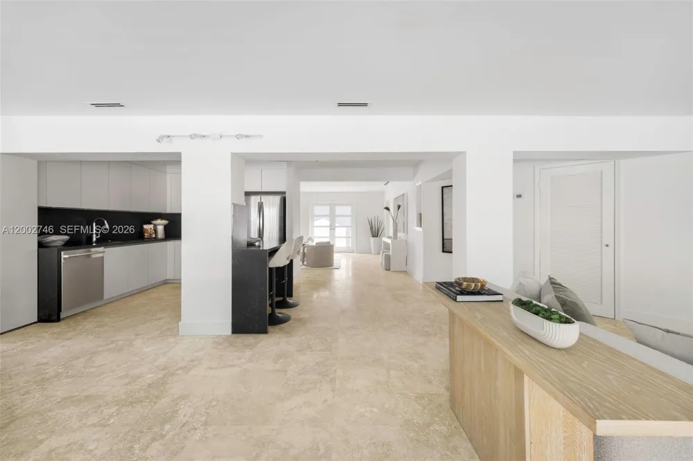 255 Ridgewood Rd Key Biscayne, FL 33149