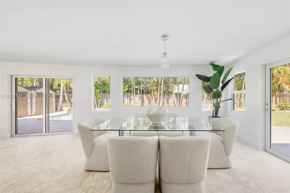 255 Ridgewood Rd Key Biscayne, FL 33149