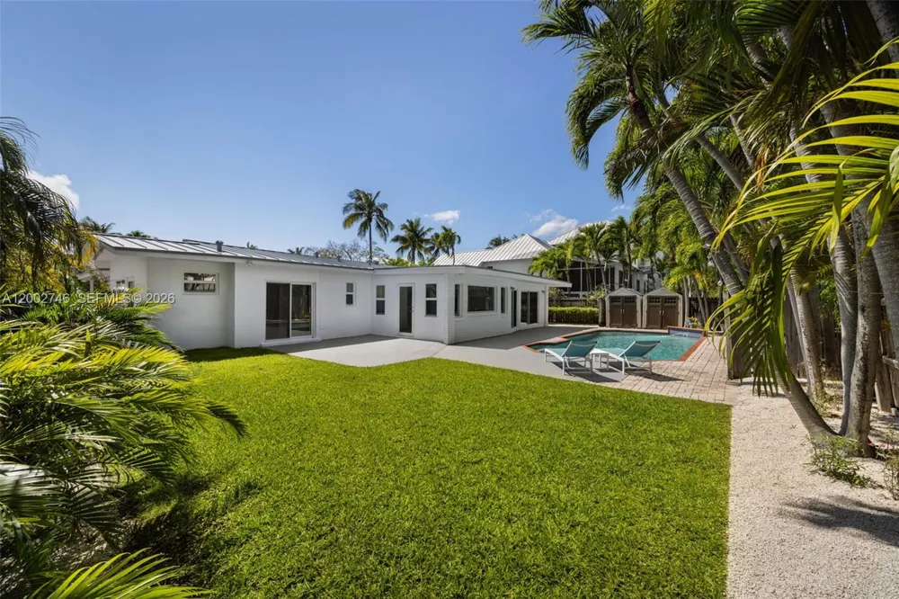 255 Ridgewood Rd Key Biscayne, FL 33149