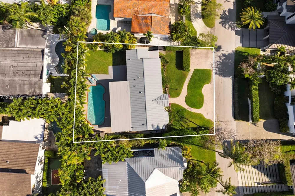 255 Ridgewood Rd Key Biscayne, FL 33149