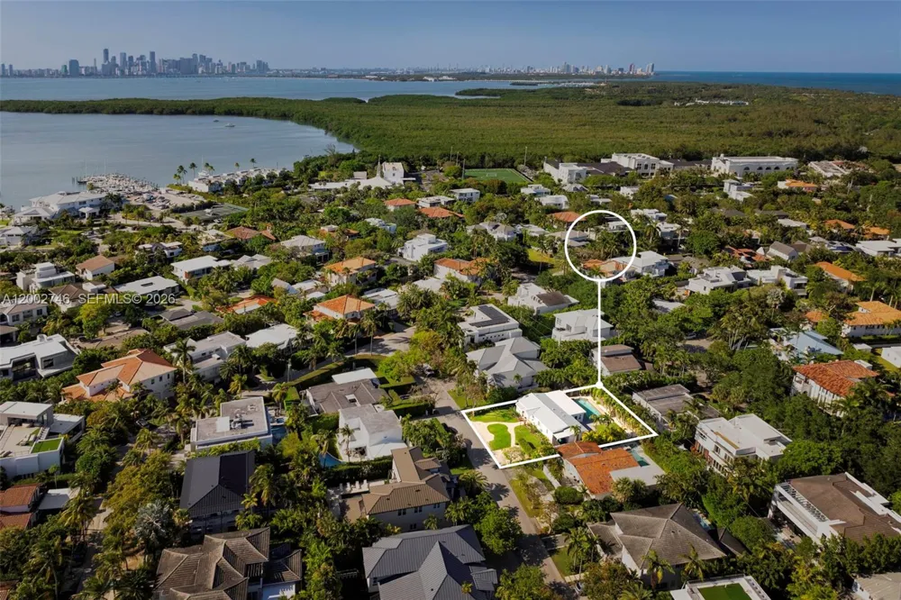255 Ridgewood Rd Key Biscayne, FL 33149