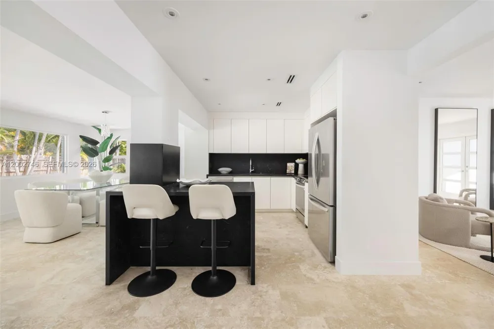 255 Ridgewood Rd Key Biscayne, FL 33149