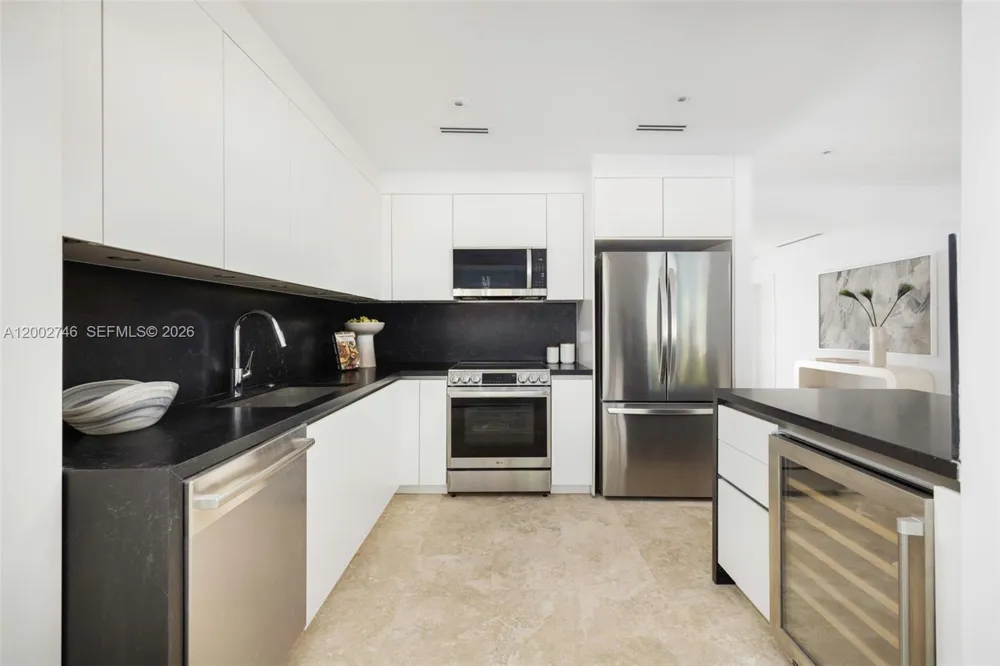 255 Ridgewood Rd Key Biscayne, FL 33149