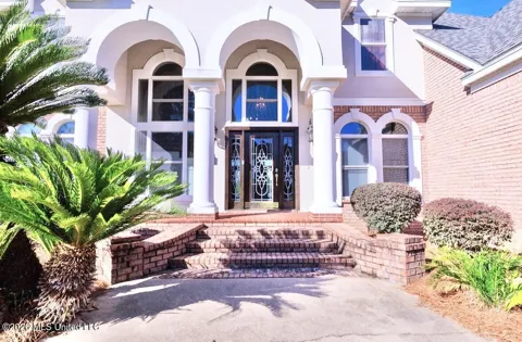 15 Lakeshore Drive