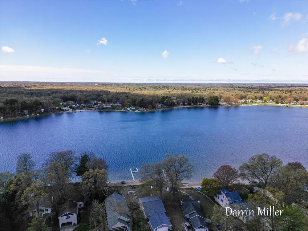 6289 Middle Lake Road Twin Lake, MI 49457