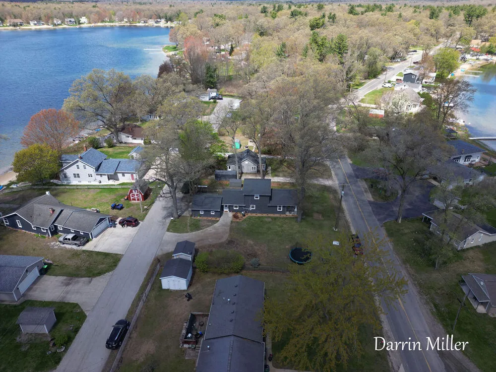 6289 Middle Lake Road Twin Lake, MI 49457