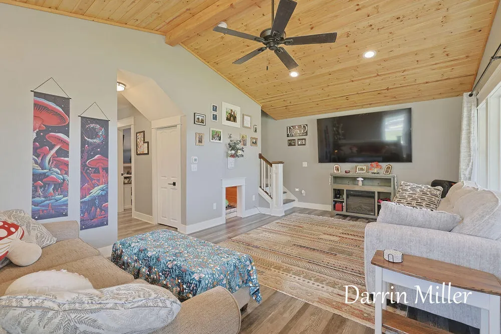 6289 Middle Lake Road Twin Lake, MI 49457