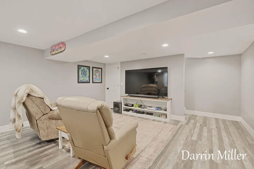 6289 Middle Lake Road Twin Lake, MI 49457