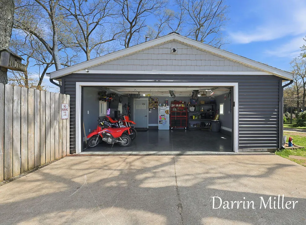 6289 Middle Lake Road Twin Lake, MI 49457