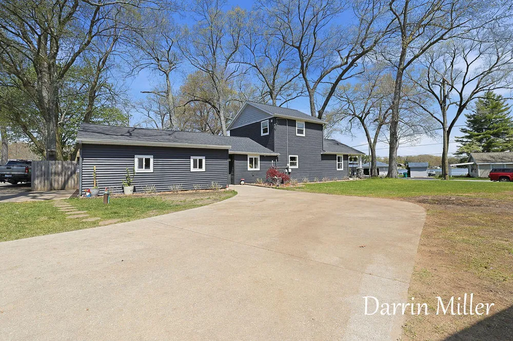 6289 Middle Lake Road Twin Lake, MI 49457