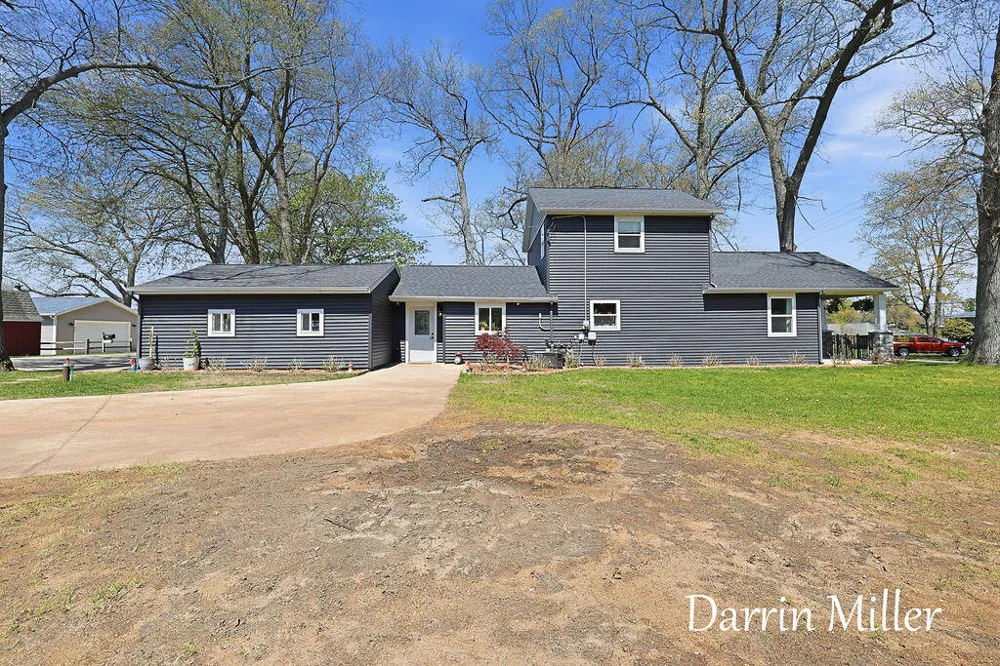 6289 Middle Lake Road Twin Lake, MI 49457