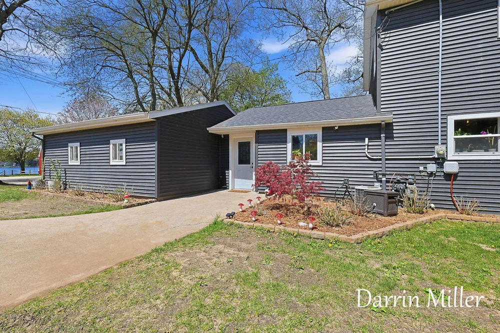 6289 Middle Lake Road Twin Lake, MI 49457