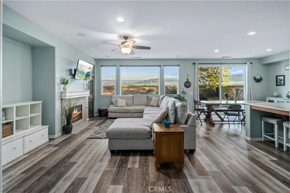 6100 W K-10 AVENUE Lancaster, CA 93536
