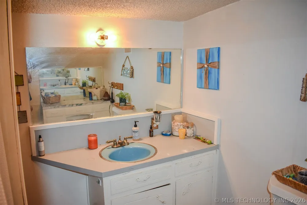 1114 4230 ROAD Hugo, OK 74743