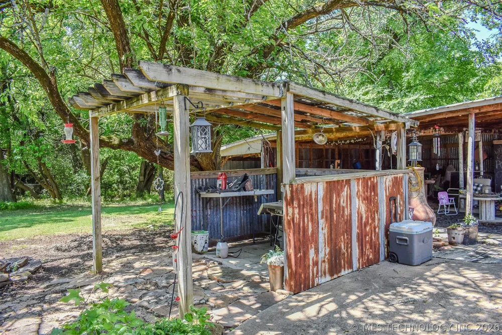 1114 4230 ROAD Hugo, OK 74743