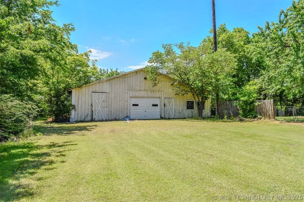 1114 4230 ROAD Hugo, OK 74743