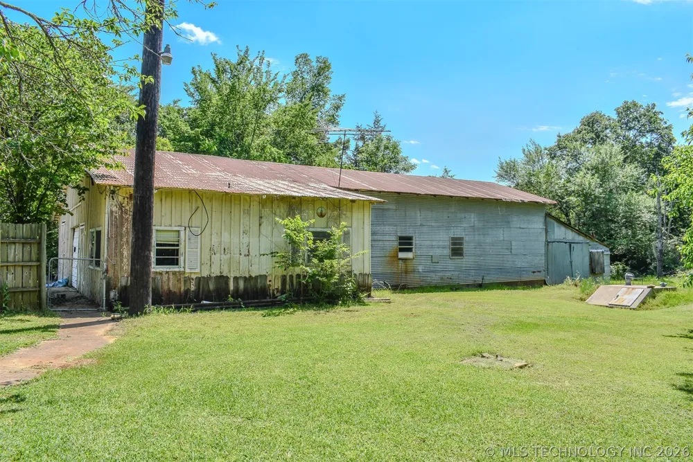 1114 4230 ROAD Hugo, OK 74743