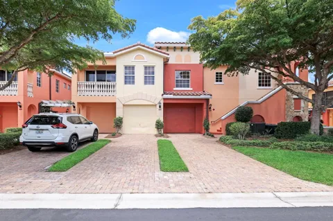 8721 PIAZZA DEL LAGO CIRCLE #205