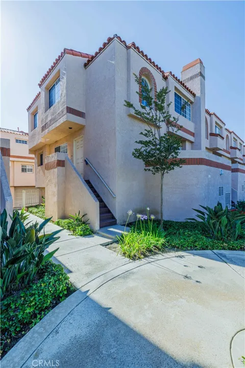 3101 Plaza Del Amo #57