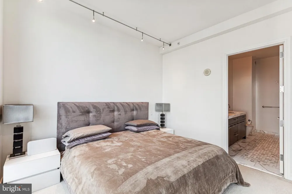 1414 S PENN SQUARE #34G Philadelphia, PA 19102