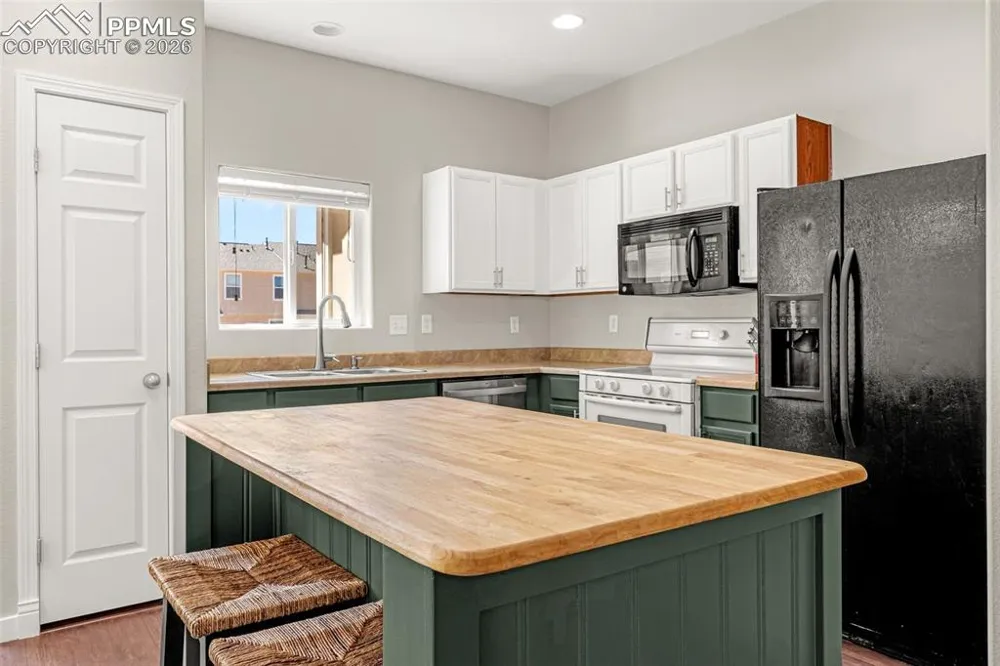 7383 Little Jimmy Grove Fountain, CO 80817