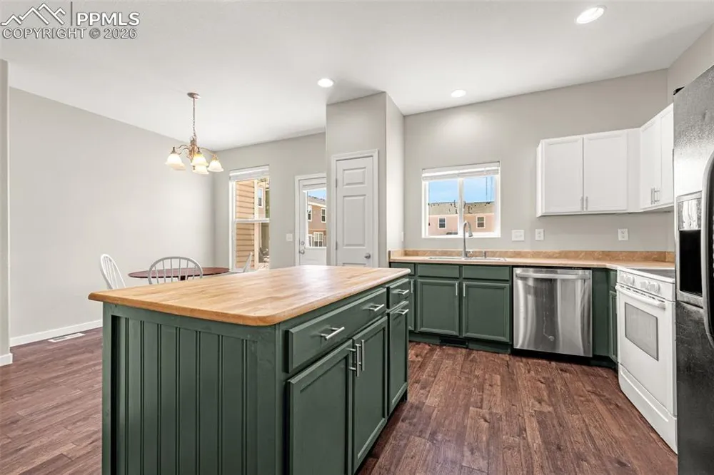 7383 Little Jimmy Grove Fountain, CO 80817