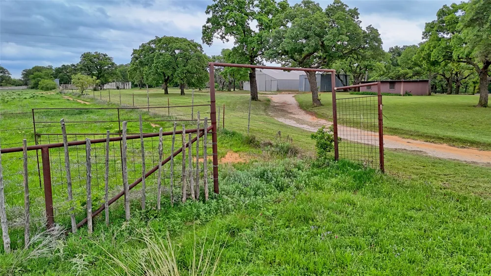 3377 Lodge Creek Road Henrietta, TX 76365
