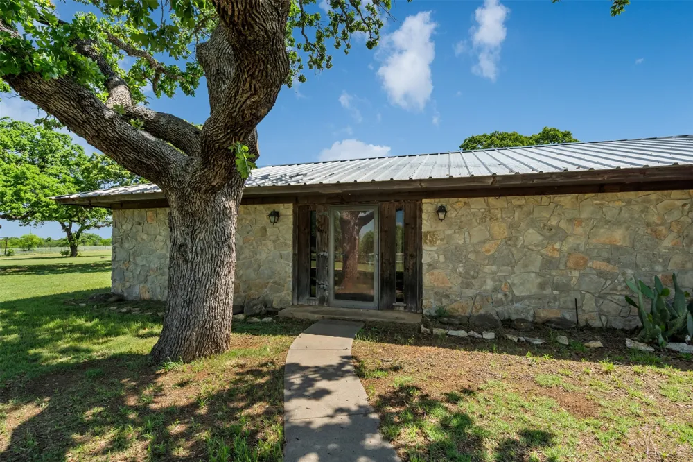 3377 Lodge Creek Road Henrietta, TX 76365