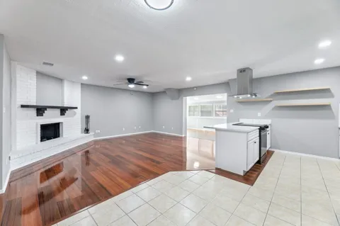 100 W Way Drive