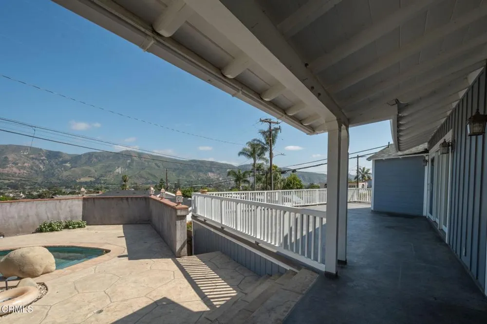 942 Loma Vista Place Santa Paula, CA 93060