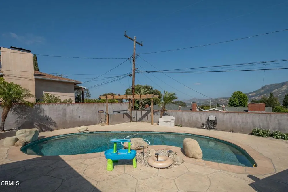 942 Loma Vista Place Santa Paula, CA 93060