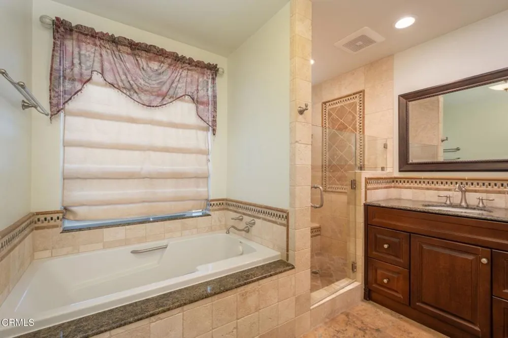 942 Loma Vista Place Santa Paula, CA 93060