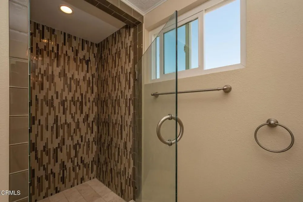 942 Loma Vista Place Santa Paula, CA 93060