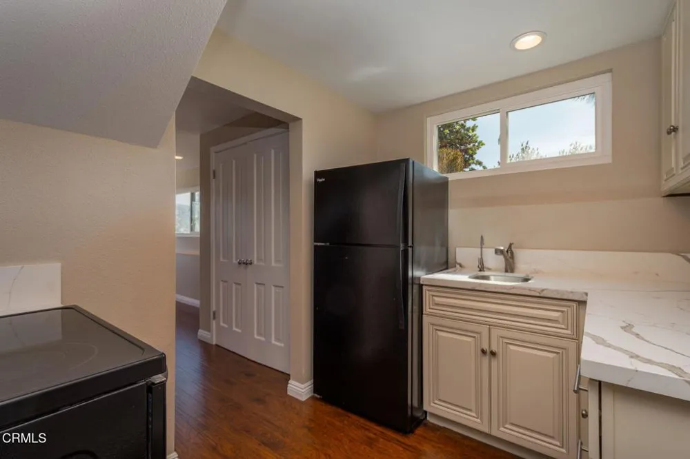 942 Loma Vista Place Santa Paula, CA 93060