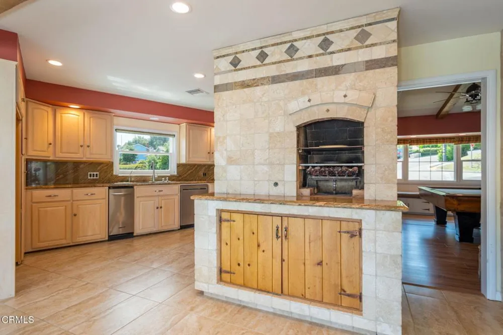 942 Loma Vista Place Santa Paula, CA 93060