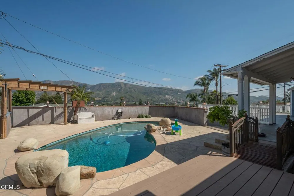 942 Loma Vista Place Santa Paula, CA 93060
