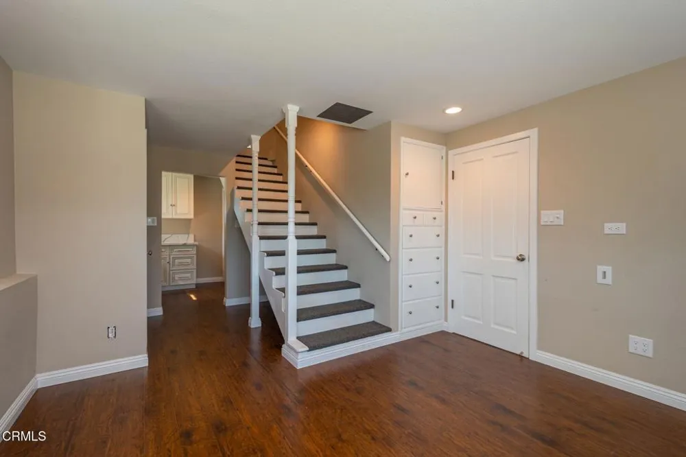 942 Loma Vista Place Santa Paula, CA 93060