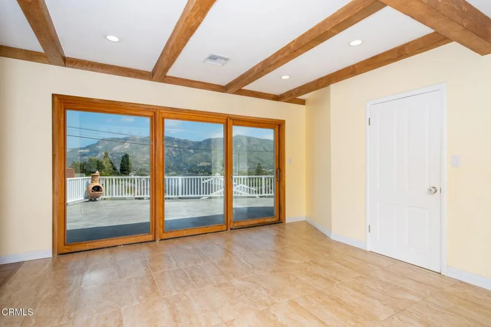 942 Loma Vista Place Santa Paula, CA 93060