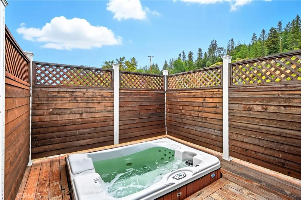 9538 Angelly Way Cobb, CA 95426