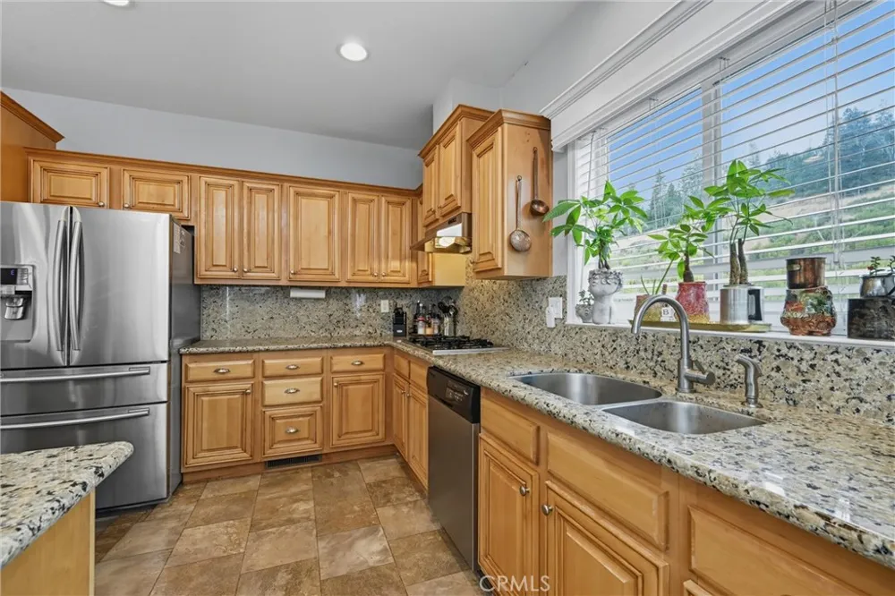 9538 Angelly Way Cobb, CA 95426