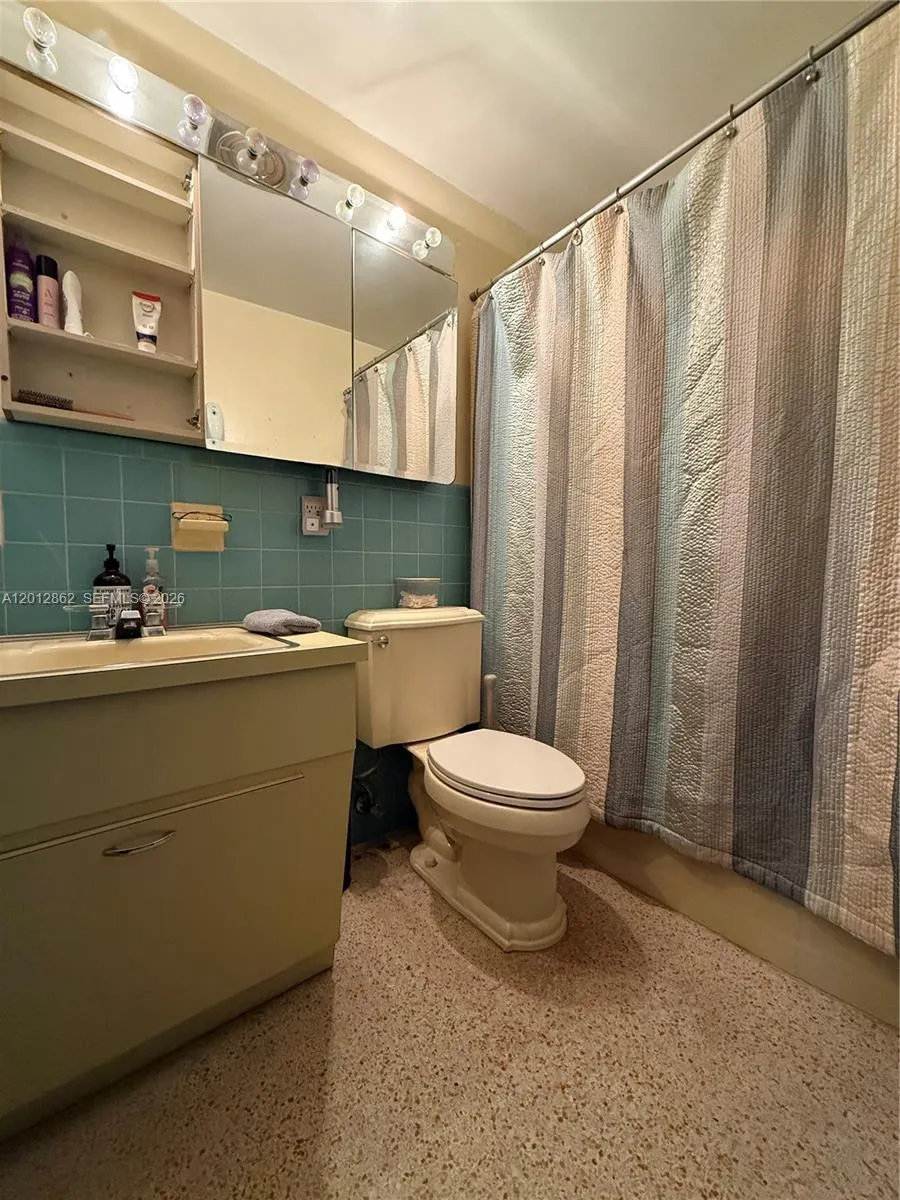 399 W 12th St Hialeah, FL 33010