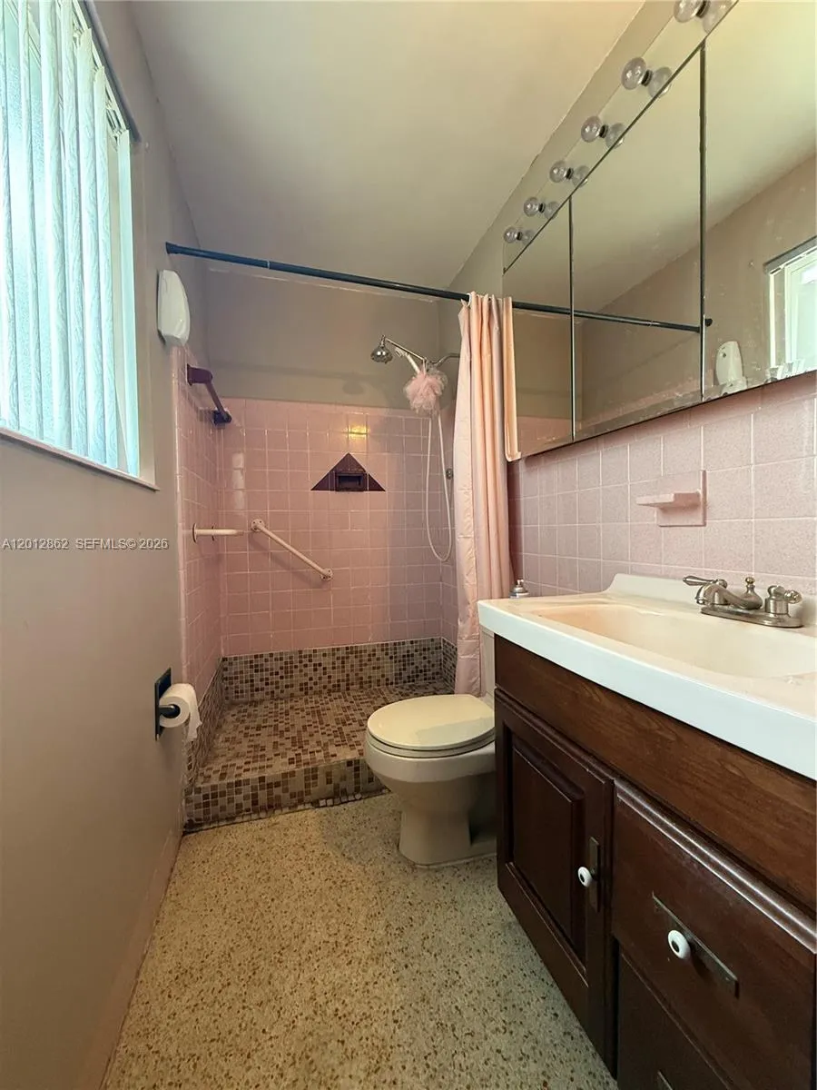 399 W 12th St Hialeah, FL 33010