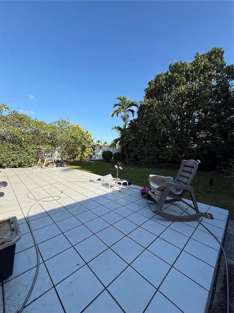 399 W 12th St Hialeah, FL 33010