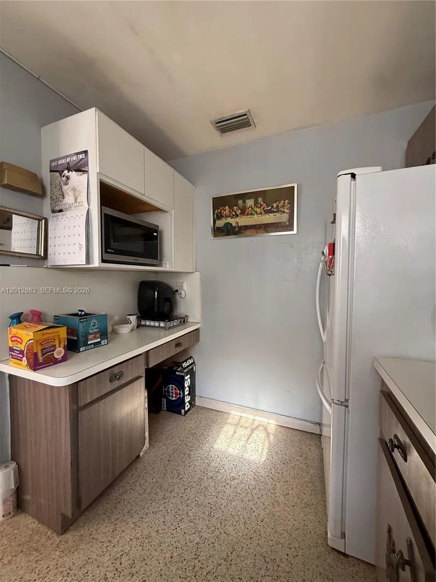 399 W 12th St Hialeah, FL 33010