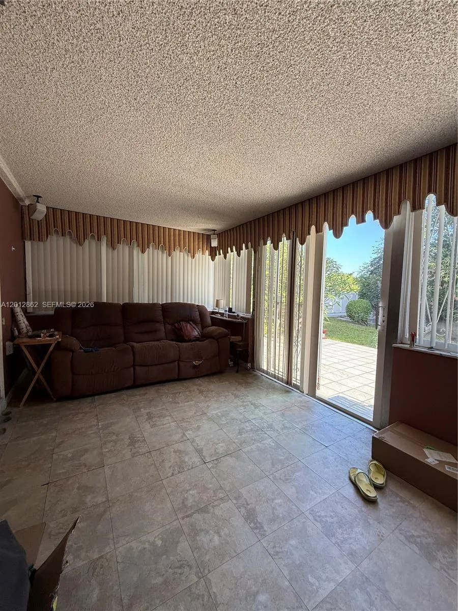 399 W 12th St Hialeah, FL 33010