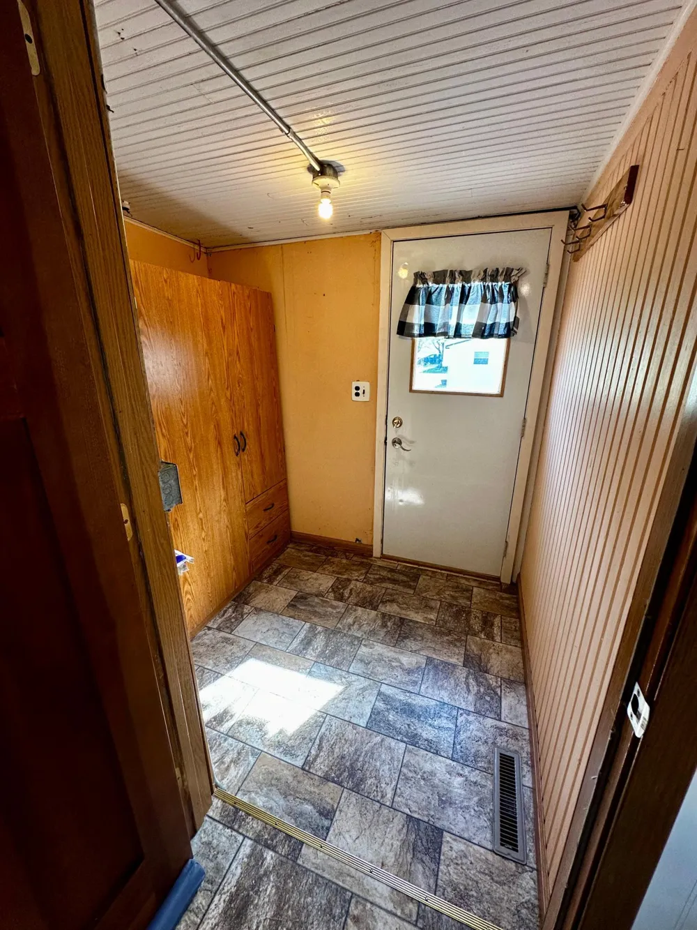 390 Broadway Street Vesta, MN 56292