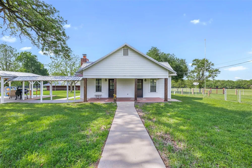 3004 County Road 310 Caldwell, TX 77836