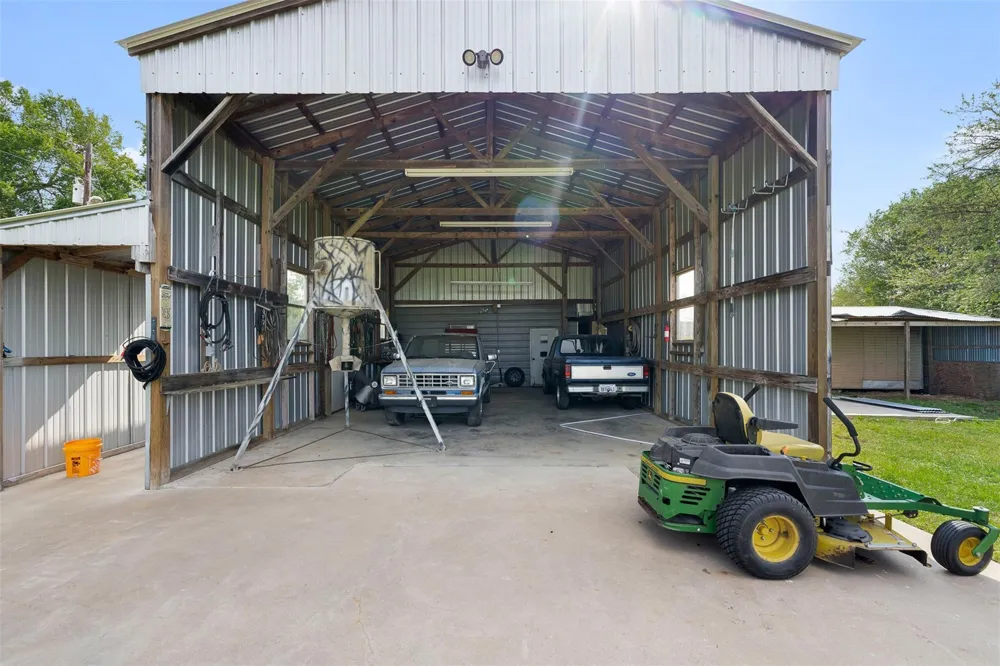 3004 County Road 310 Caldwell, TX 77836
